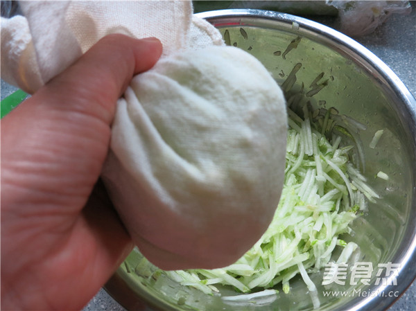 Cucumber and Egg Vegetarian Dumplings recipe