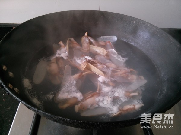 Scallion Razor Clams recipe