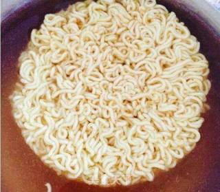 Instant Noodle Burger recipe