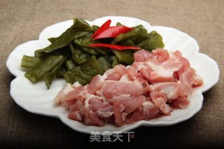 Stir-fried Pork Belly with Kelp Root recipe