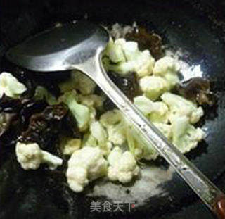 Black Fungus, Egg Dumplings and Cauliflower recipe
