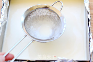 A Popular Dessert Full of Q-shredded Coconut Milk Cubes recipe