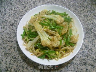 Celery and Cauliflower Stir-fried Soy Sprouts recipe