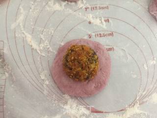 #四session Baking Contest and 爱吃节# Egg Yolk Bean Paste Cranberry Buns recipe