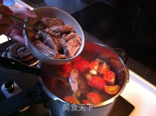 Bitter Gourd Tomato Pork Rib Soup recipe