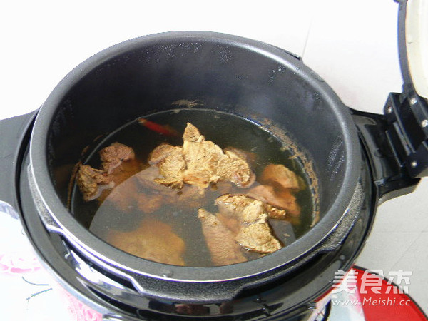 Beef Noodles with Black Bean Sauce recipe