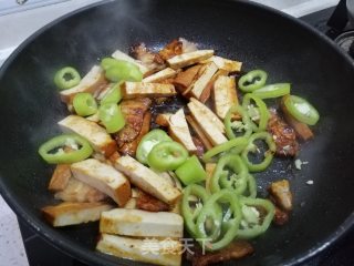 Stir-fried Tofu with Pork Belly recipe