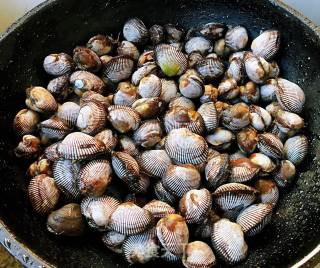 Scallion Mixed with Hairy Cockles#家乡的味# recipe