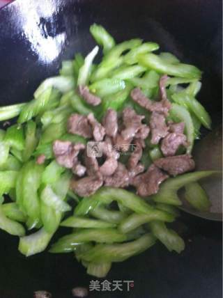 Stir-fried Pork with Celery recipe