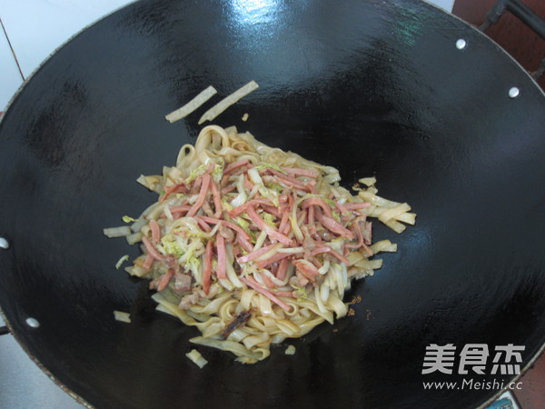 Cantonese Fried Hor Fun recipe