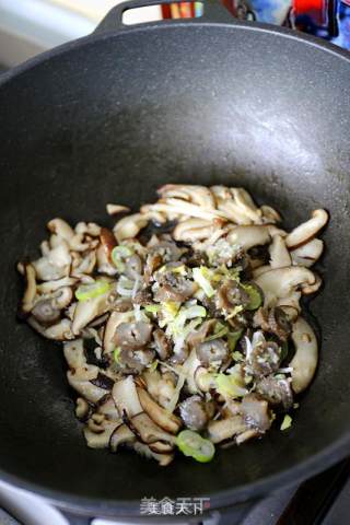 Braised Sea Cucumber with Mushroom and Oyster Sauce recipe