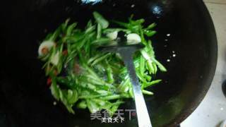 Stir-fried Pork with Chili recipe