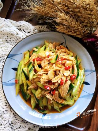 Shredded Chicken with Cucumber recipe