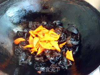 Stir-fried Wild Fungus recipe
