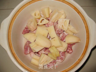 Lotus Root and Pigtail Soup recipe