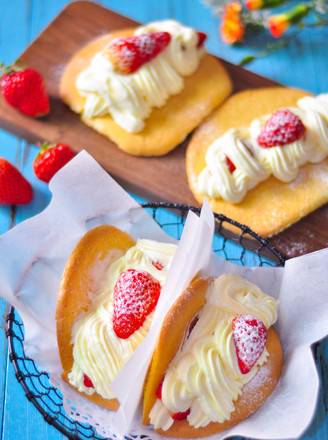 Strawberry Cream Cake Roll recipe