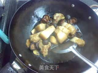 Braised Pork with Mushroom and Golden Needles recipe