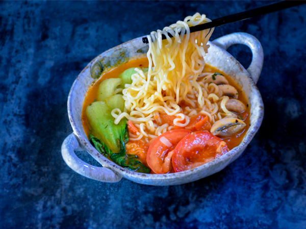 #中卓牛骨汤面# Instant Noodles with Tomato and Mushroom recipe