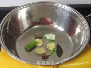 Spicy Red Fermented Bean Curd and Peanut Pork Feet recipe