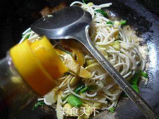 Stir-fried Noodles with Cabbage Egg and Bamboo Shoots recipe