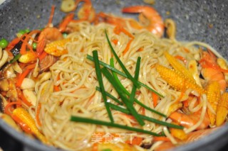 Curry Fried Noodles recipe