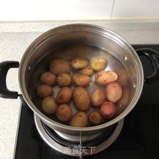 Pan-fried Baby Potatoes recipe