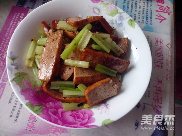 Celery Stir-fried Tofu recipe