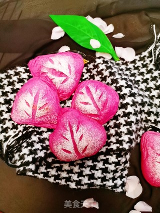 Pitaya Mochi Soft European Buns recipe