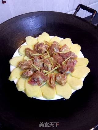 Steamed Pork Ribs with Potatoes recipe