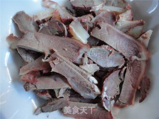 Roast Beef with Vermicelli and Cabbage recipe