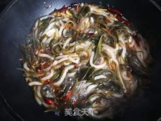 Stewed Potato Powder with Kelp Lettuce recipe