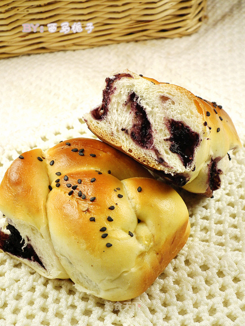 Use Tricks to Easily Knead The Dough by Hand---mulberry Jam Braided Bread