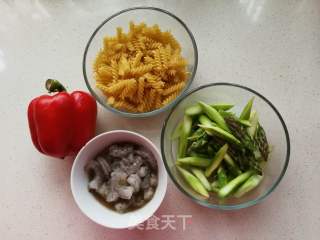 Stir-fried Italian Fusilli with Shrimp and Asparagus recipe