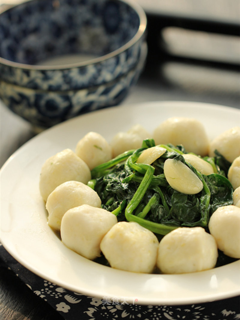 Stewed Fish Balls with Spinach recipe