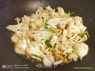 Stir-fried Cauliflower with Shredded Pork recipe