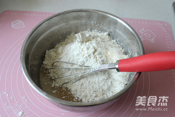 Mooncake with Lotus Seed Paste and Egg Yolk recipe