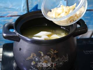 Fresh Lily and Yam Chicken Soup recipe