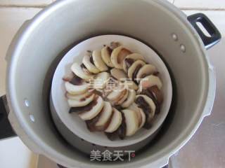 Steamed Taro with Bacon recipe