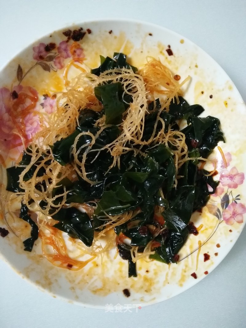 Salad with Seaweed and Sea Stone Flower
