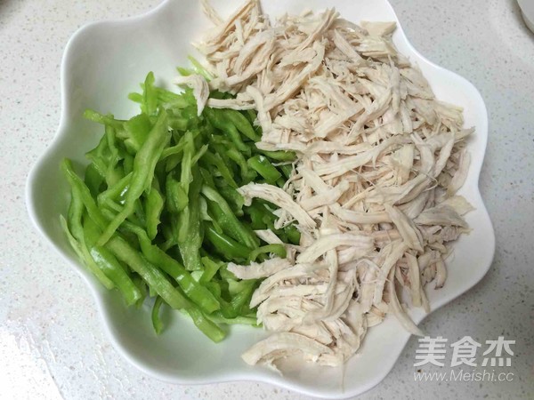 Spicy Green Pepper Chicken Shreds recipe