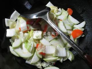 Stir-fried Long Melon with Cabbage recipe