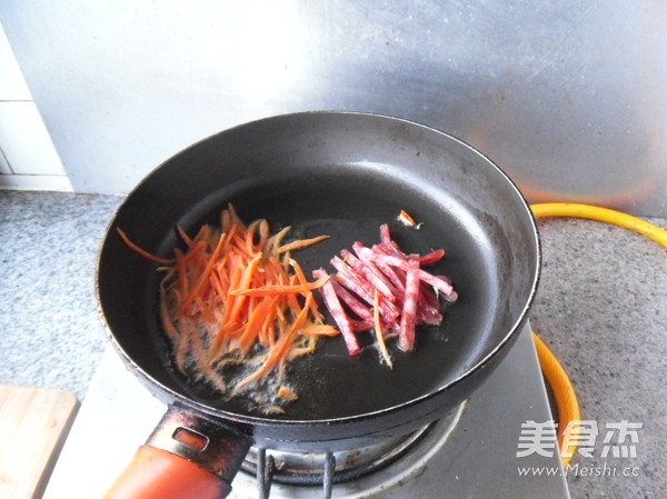 Fried Noodles with Sausage recipe