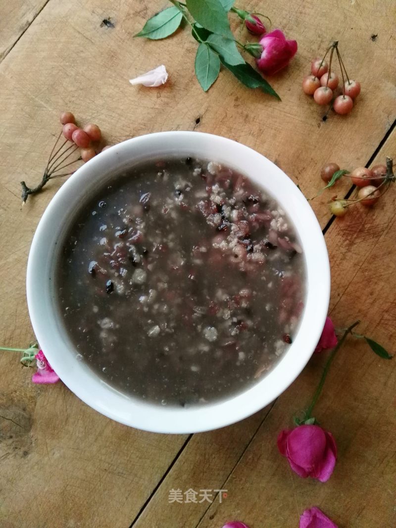 Blood Glutinous Rice and Coix Seed Congee recipe