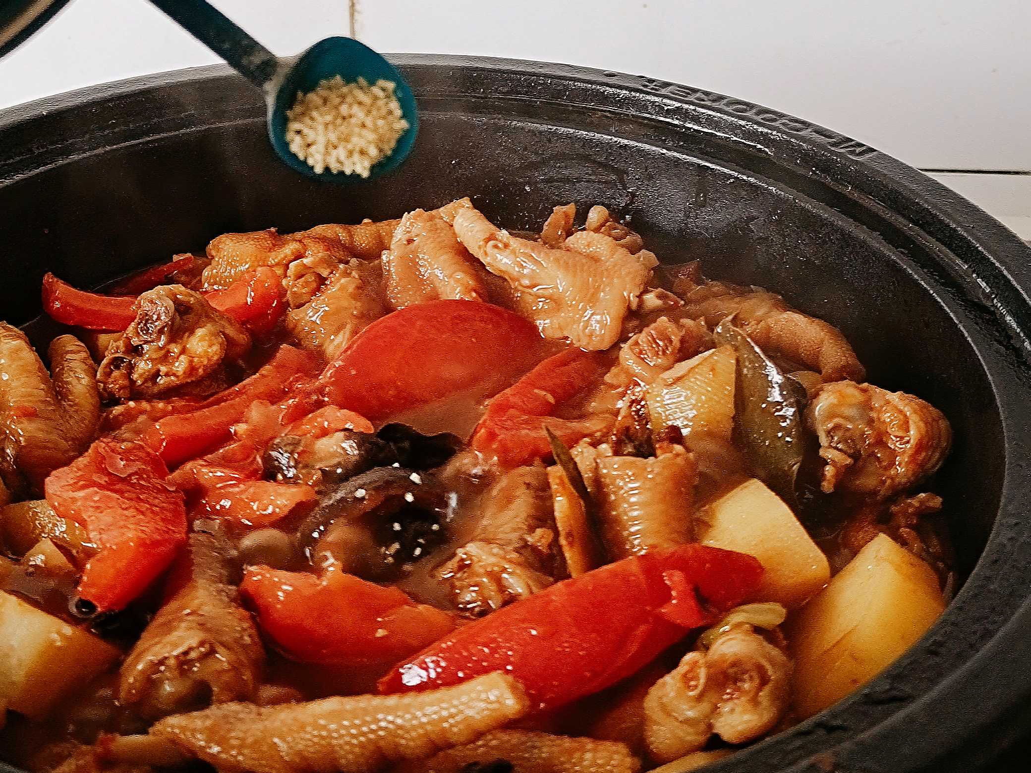 Do this Chicken Feet in Autumn and Winter, One Pot is Not Enough to Eat ~ Tomato Potato Chicken recipe