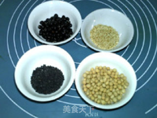 Black and White Sesame Two Bean Soy Milk recipe