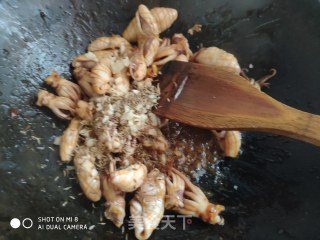 Stir-fried Squid with Meat, Meat and Vegetables recipe