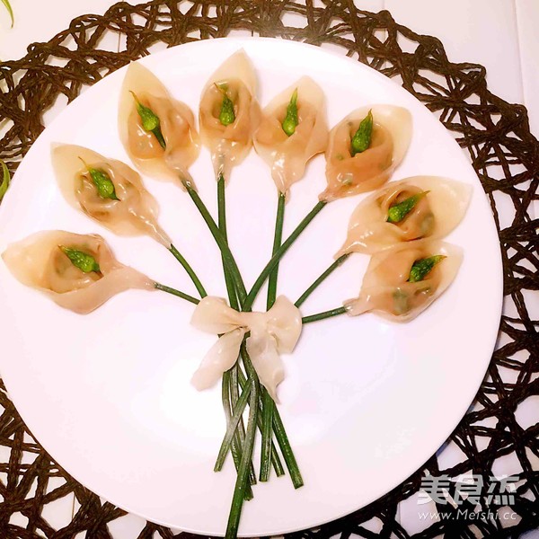 Calla Lily and Vegetable Meat Wontons recipe