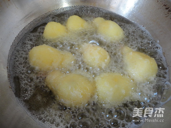 Bionic Bean Paste Stuffed Pear Buns recipe