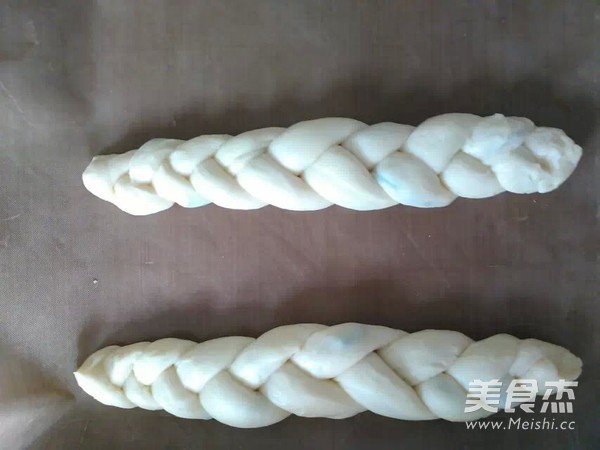 Chive Sesame Braid Bun recipe