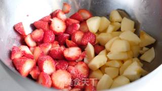 Strawberry Caramel Apple Pie recipe